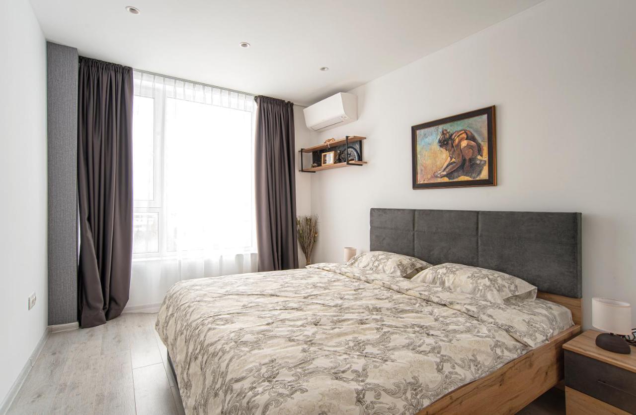 Sunny & Stylish Brand New 2Bdr Apartment + Parking Sofia Eksteriør bilde